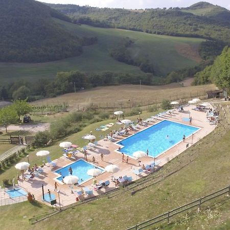 Agriturismo Orsaiola Urbania Buitenkant foto