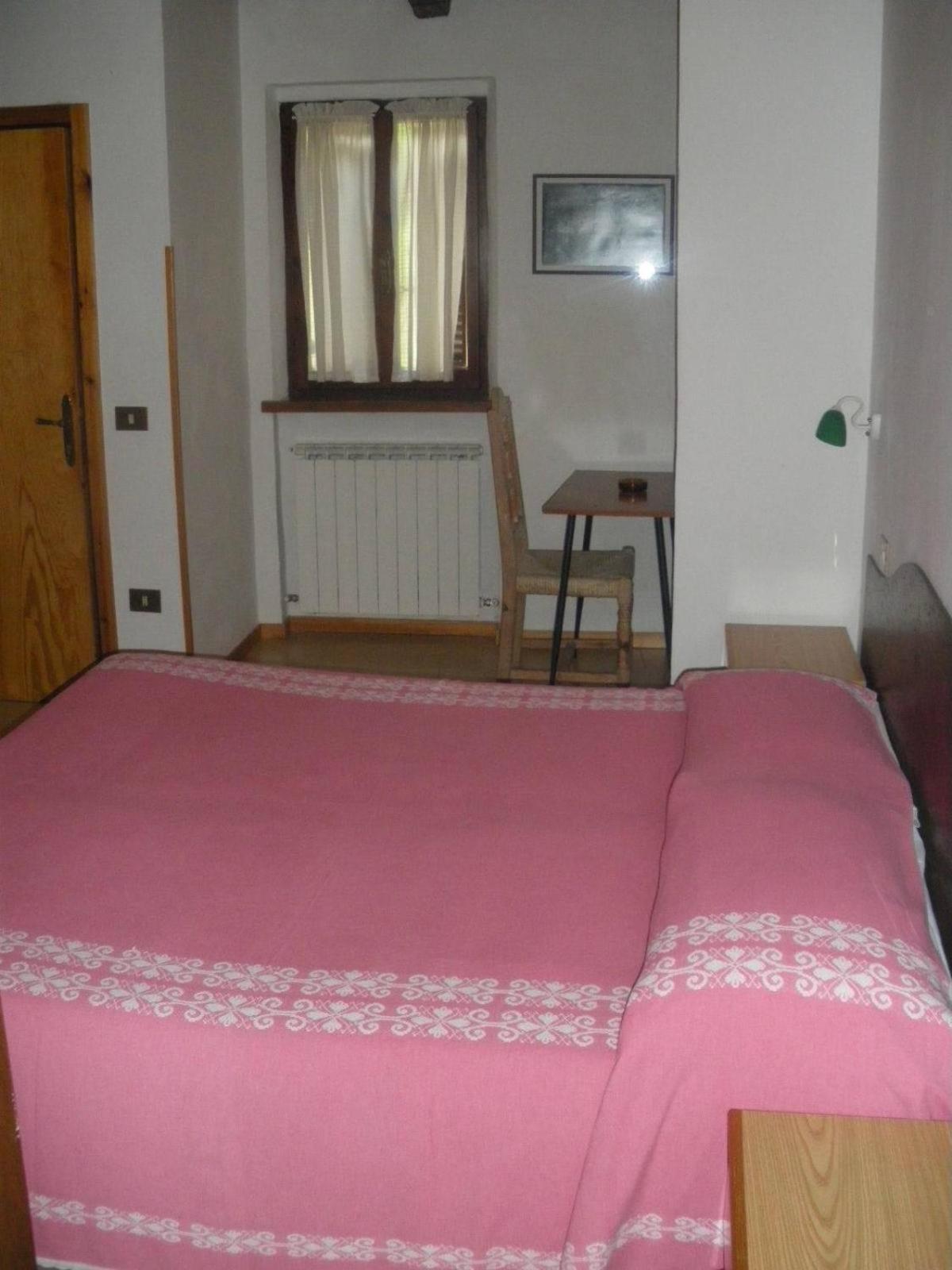 Agriturismo Orsaiola Urbania Buitenkant foto