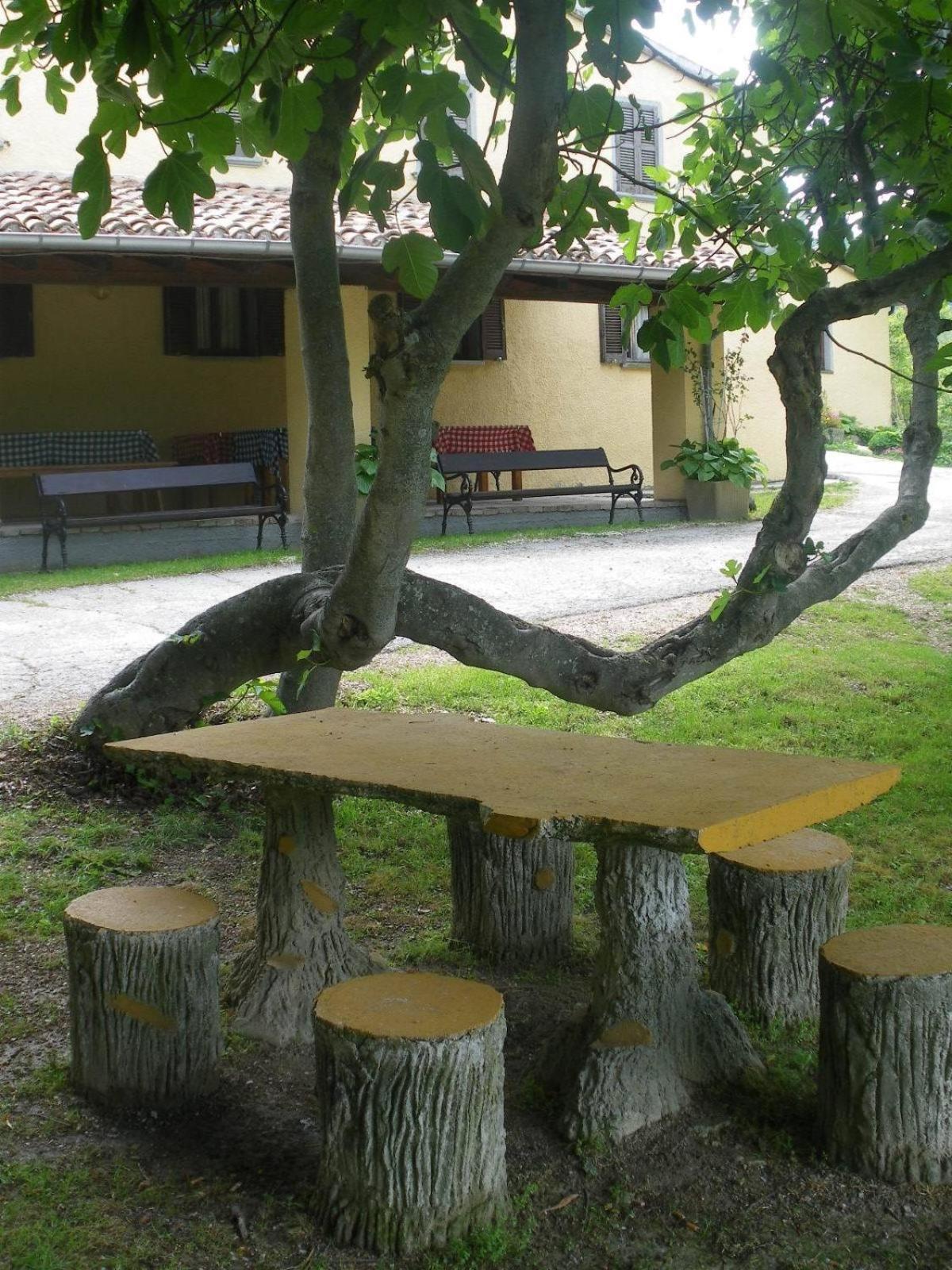 Agriturismo Orsaiola Urbania Buitenkant foto