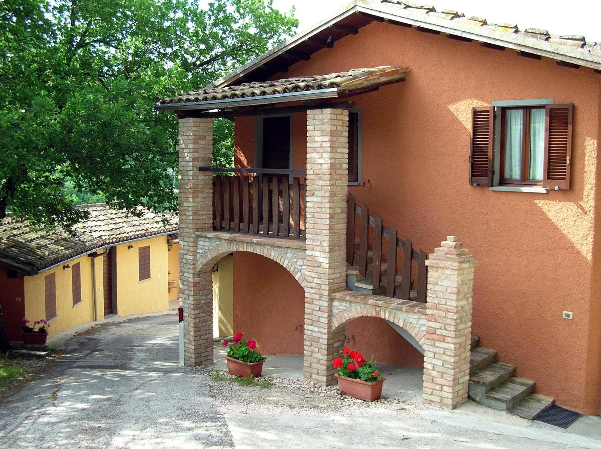 Agriturismo Orsaiola Urbania Buitenkant foto
