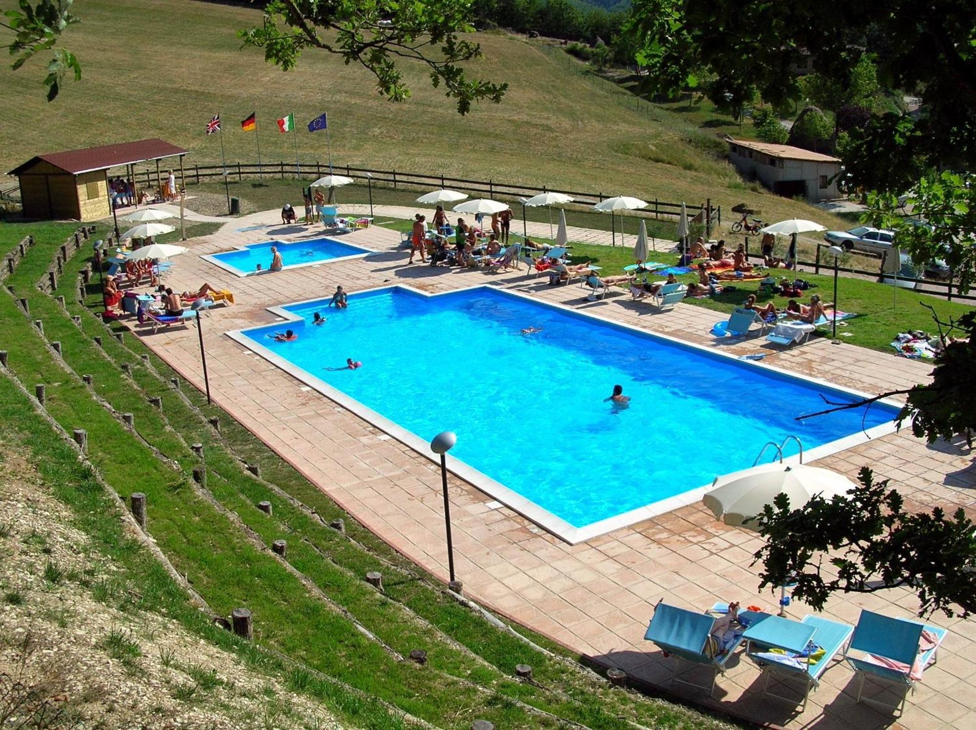 Agriturismo Orsaiola Urbania Buitenkant foto