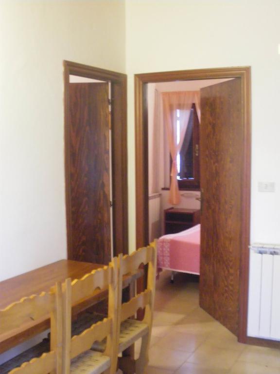 Agriturismo Orsaiola Urbania Buitenkant foto